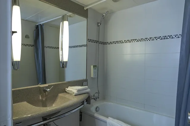 غرفة عائلية بسريرين مزدوجين، Golden Tulip Troyes 4/5