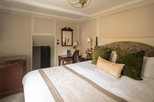 غرفة سوبيريور صغيرة بسرير كوين، The Leonard Hotel 1/3