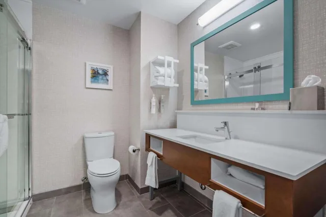 غرفة بسرير كينج بإطلالة، Hampton Inn Morro Bay 4/7