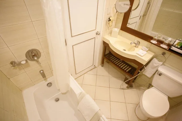 غرفة بريميير بسرير مزدوج بغرفتي نوم، The Linden Suites 5/6