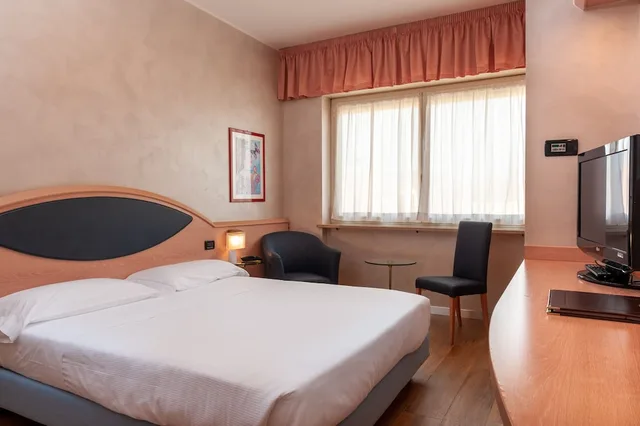 غرفة بسرير كوين، Augustus Hotel 1/6