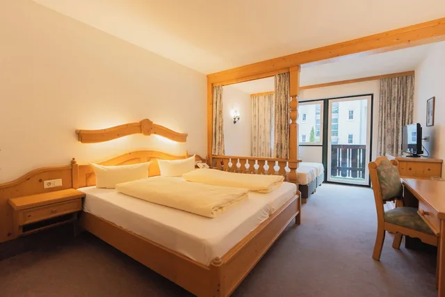 غرفة قياسية بسرير مزدوج بشرفة، Gruberhof Hotel 2/10