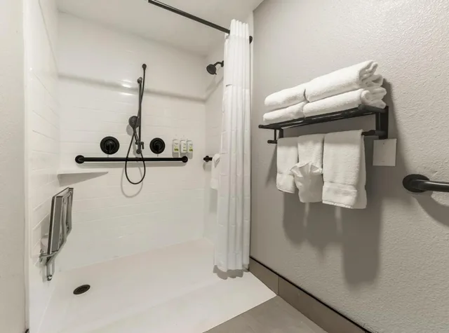 جناح بسريرين كوين بغرفة نوم واحدة، Hawthorn Suites By Wyndham College Station 8/8