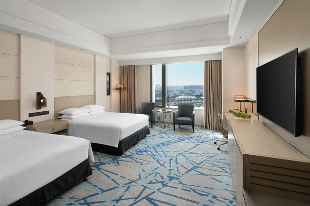 غرفة كلوب بسريرين مزدوجين، Renaissance Shanghai Caohejing Hotel 1/2