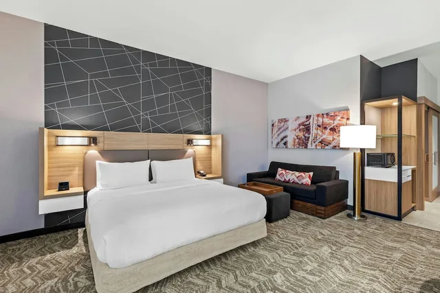 جناح بسرير كينج مع سرير سحّاب إضافي، SpringHill Suites by Marriott Columbus West 3/6