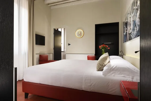 Superior, Queen Bed, Hotel LOrologio Venezia 1/7