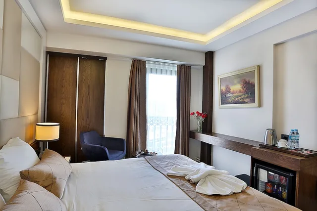 غرفة ثلاثية بسريرين منفصلين، Grand Sagcanlar Hotel 1/6