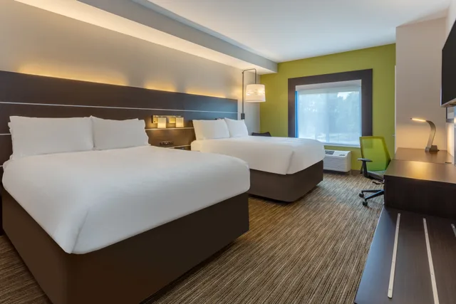غرفة بسريرين كوين، Holiday Inn Express Hotel And Suites Charlotte Arrowood 1/2