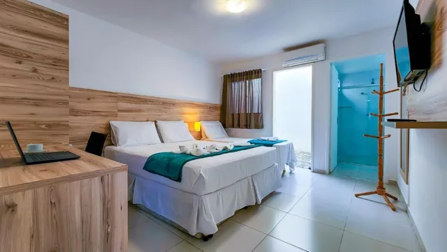 غرفة ثلاثية، Refugio Hotel 1/8