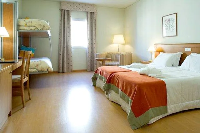 غرفة قياسية بسريرين منفصلين، Tryp By Wyndham Porto Centro Hotel 3/10