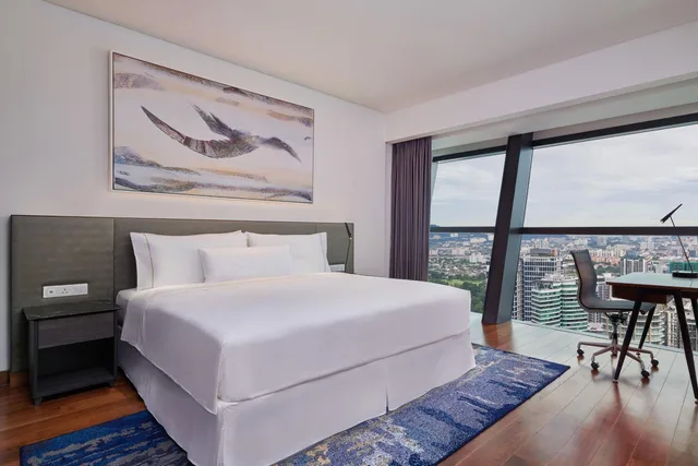 1 Bedroom, Skyline, Suite, King Bed، Element Kuala Lumpur 3/6
