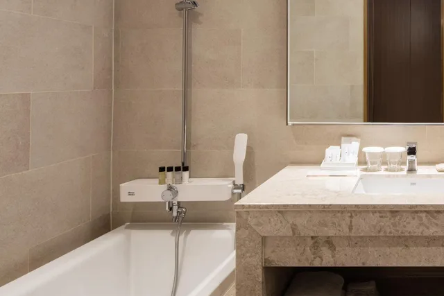 جناح ركني بسرير مزدوج، Ramada by Wyndham Seoul Sindorim 3/3