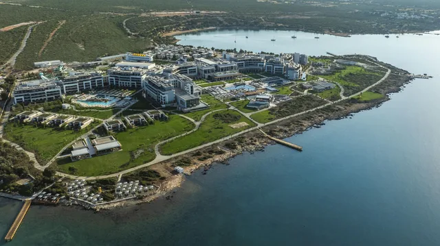 Swim Up, Deluxe, Sea View, Community Zone، Anda Barut Collection 1/1