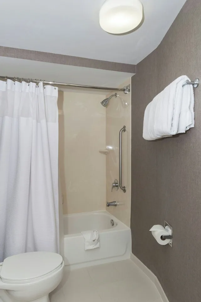 جناح بسرير كينج مع سرير سحّاب إضافي مع أريكة، SpringHill Suites by Marriott Charlotte Concord Mills Spdwy 2/4