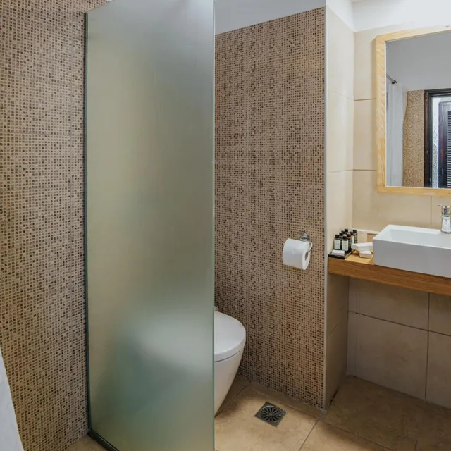 غرفة بسرير مزدوج أو سريرين منفصلين بإطلالة على الحديقة، Apollo Resort 10/10