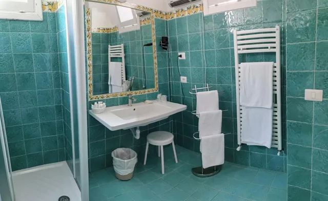 غرفة سوبيريور ثلاثية بإطلالة على البحر، Dimora Fornillo Hotel 7/10