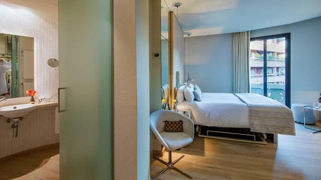 غرفة ديلوكس مفردة بسرير كوين، Cram Hotel 10/10