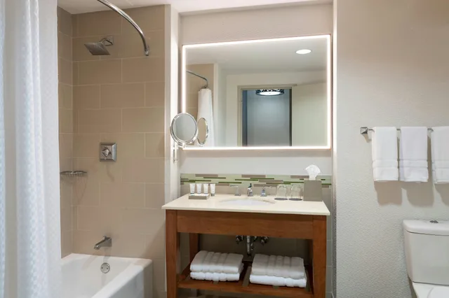 غرفة بسرير كينج، The Westin Lake Mary, Orlando North 2/3
