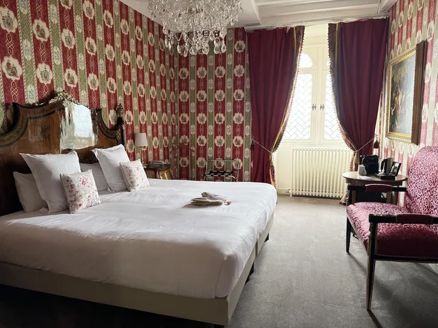 غرفة ديلوكس بسرير كينج، Chateau Le Prieure La Maison Younan 1/2