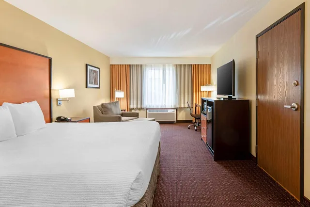 غرفة بسرير كينج لذوي الإعاقة، Best Western Cascade Inn & Suites 2/4