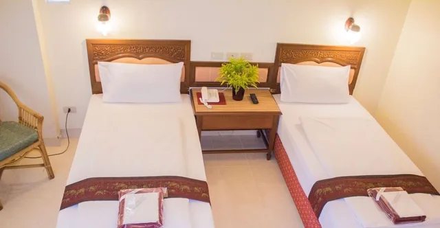 Deluxe, Twin Beds, PEOPLE PLACE HOTEL 1ST BUILDING 2/3