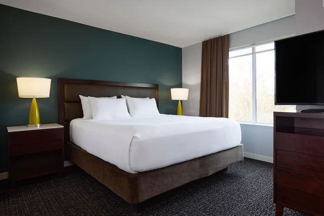 جناح استوديو ديلوكس بسرير كينج مع أريكة بمطبخ، Hyatt House Seattle/Redmond 1/4