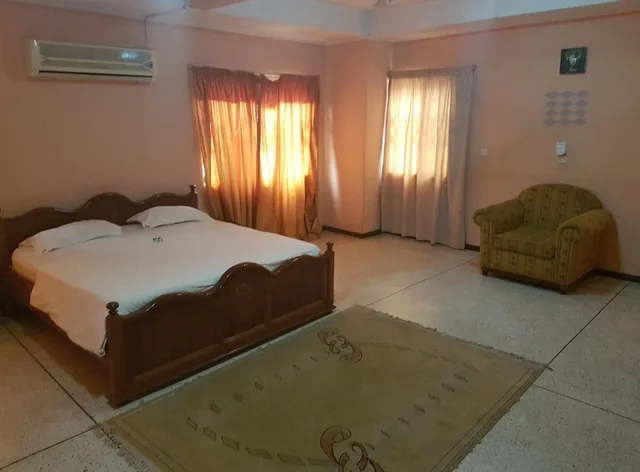 غرفة بسرير كوين، East Airport Guesthouse 2/2