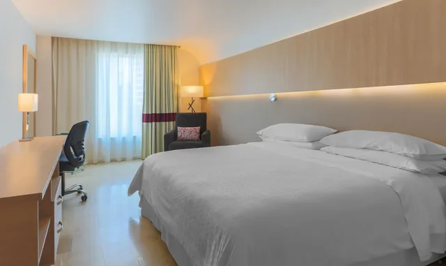 غرفة تقليدية بسرير كينج، Four Points By Sheraton Barranquilla 1/4