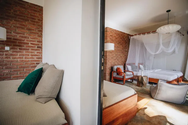 بنغل، Kaliwa Lodge 6/7