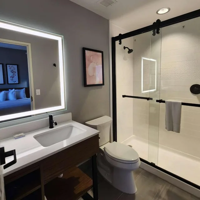 جناح بسرير كينج بغرفة نوم واحدة، Hawthorn Extended Stay by Wyndham Del Rio 2/2