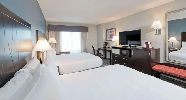 غرفة قياسية بسريرين كوين، Best Western Plus Hotel & Conference Center 1/7