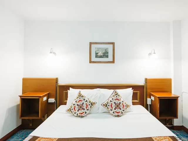 Room, King Bed, No Balcony, Small, Rendezvous Oldtown Chiangmai (SHA Extra Plus) 1/6