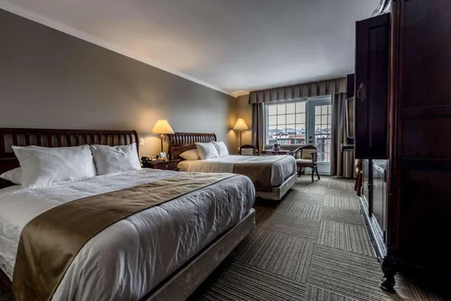 Superior, King Bed, 2 Queen Beds, Partial Lake View، St Christophe Hotel Spa Ascend Hotel Collection 1/4