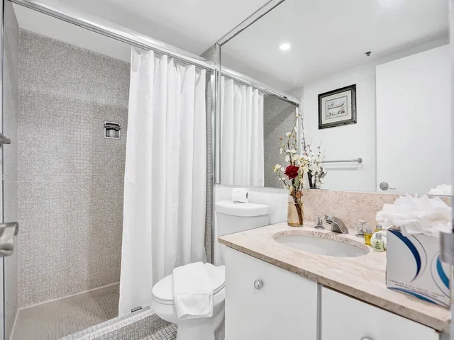 Lovely, Condo, 1 Single and 4 Queen Beds, Ocean View، The Alexander All Suite Oceanfront Resort 3/3