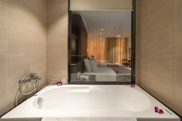 غرفة ديلوكس بسرير كوين بإطلالة جزئية على البحر، Majestic Premium Hotel 6/6