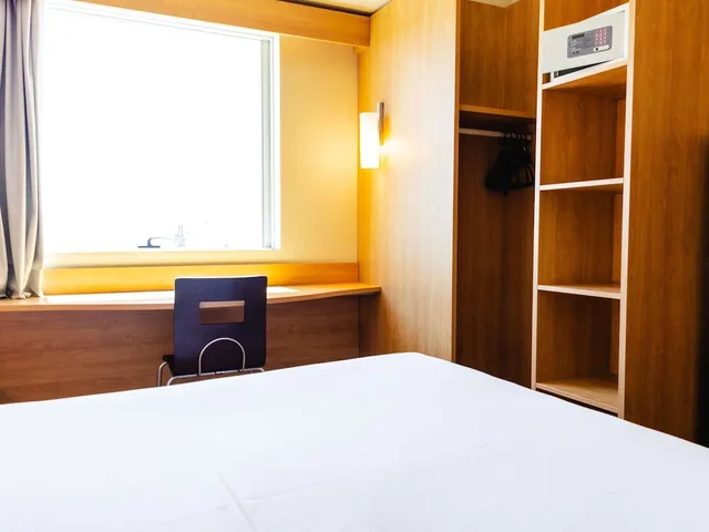 Room, Queen Bed, Ibis Valparaiso 4/10