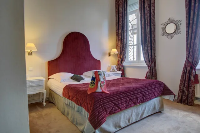 Charme، Hotel De L Univers 1/5