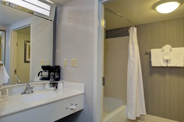 غرفة بسريرين كوين لذوي الإعاقة، Courtyard by Marriott Richmond Chester 6/6