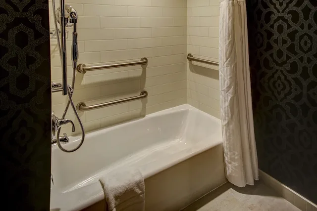 Room, 2 King Beds, Accessible, Embassy Suites Williamsburg 3/6