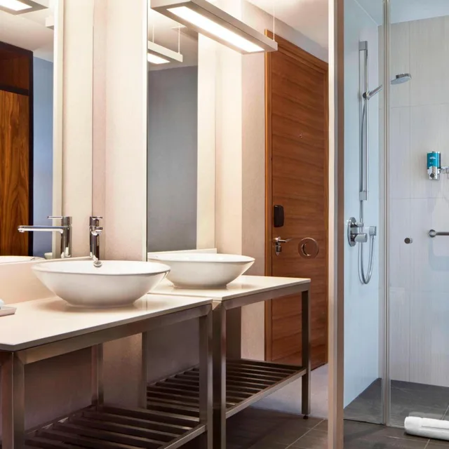 Urban, Guest Room, King Bed, High Floor، Aloft London Excel 9/9