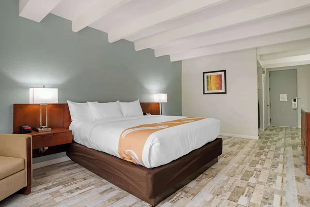 غرفة قياسية بسرير كينج، Quality Inn Fort Walton Beach - Destin West 1/3