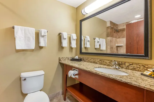 غرفة بسريرين كوين بحوض استحمام لذوي الإعاقة، Best Western Plus Grand Island Inn & Suites 4/5