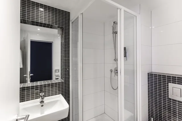 غرفة قياسية رباعية بأسرّة بطابقين، LyvInn Hotel Frankfurt Messe 5/5