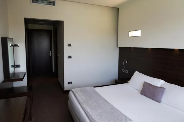 Room, Double or Twin Bed, Hotel Selene 5/10