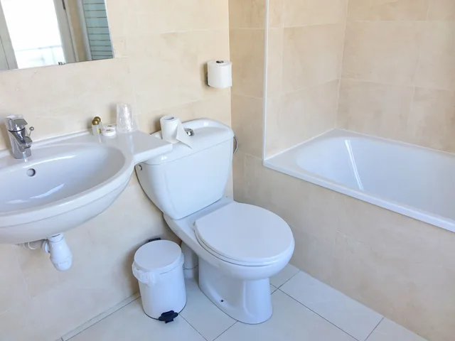غرفة بسريرين منفصلين، Touring Hotel 3/3