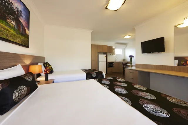 غرفة عائلية بسرير كوين وسريرين منفصلين، Takalvan Motel 4/8