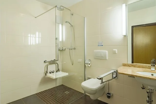 غرفة بسرير مزدوج لذوي الإعاقة، Aspire Oldenburg, Trademark Collection by Wyndham 9/10
