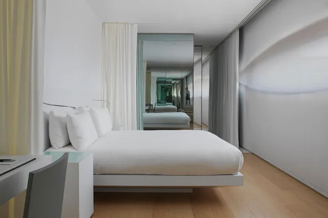جناح جونيور بسرير كينج، Renaissance Barcelona Fira Hotel 2/6
