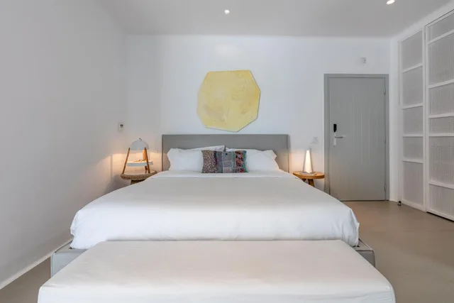 جناح شهر العسل بجاكوزي، Mykonos Blanc 1/9