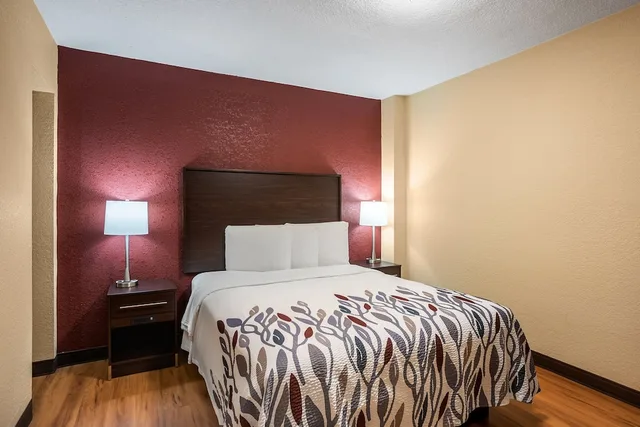 غرفة ديلوكس بسرير كوين لذوي الإعاقة، Red Roof Inn Des Moines 6/7